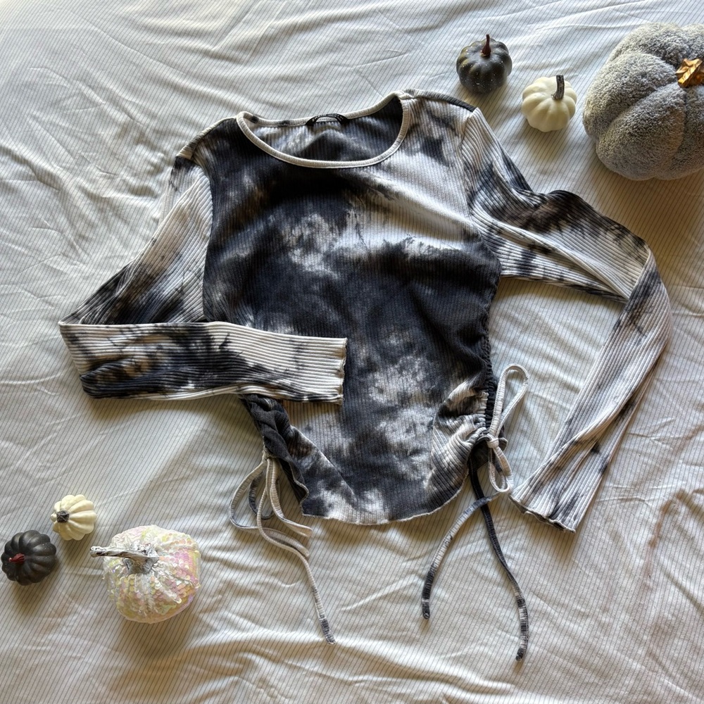 SHEIN Monochrome Tie-Dye Ribbed Top